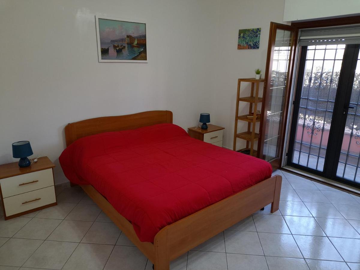 Casa Con Veranda In Centro - Comodo Parcheggio E Garage Incluso Латина Экстерьер фото